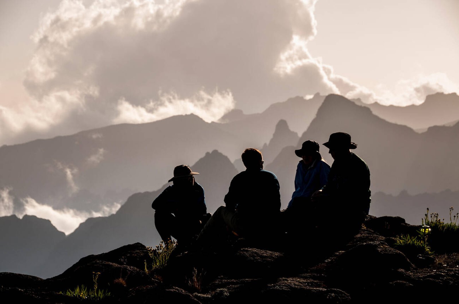 Kilimanjaro Altitude Sickness & Acclimatization Guide 2026 – Tanzania Safari Blog