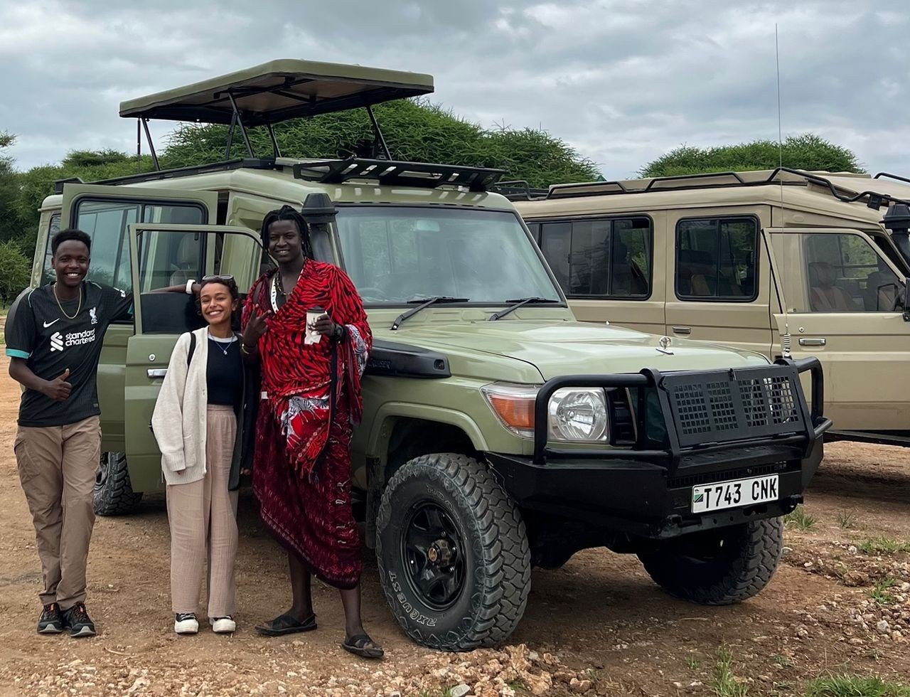 Top 10 Safari Gadgets Tanzania 2026 (Field-Tested) | Serengeti Nexus – Tanzania Safari Blog
